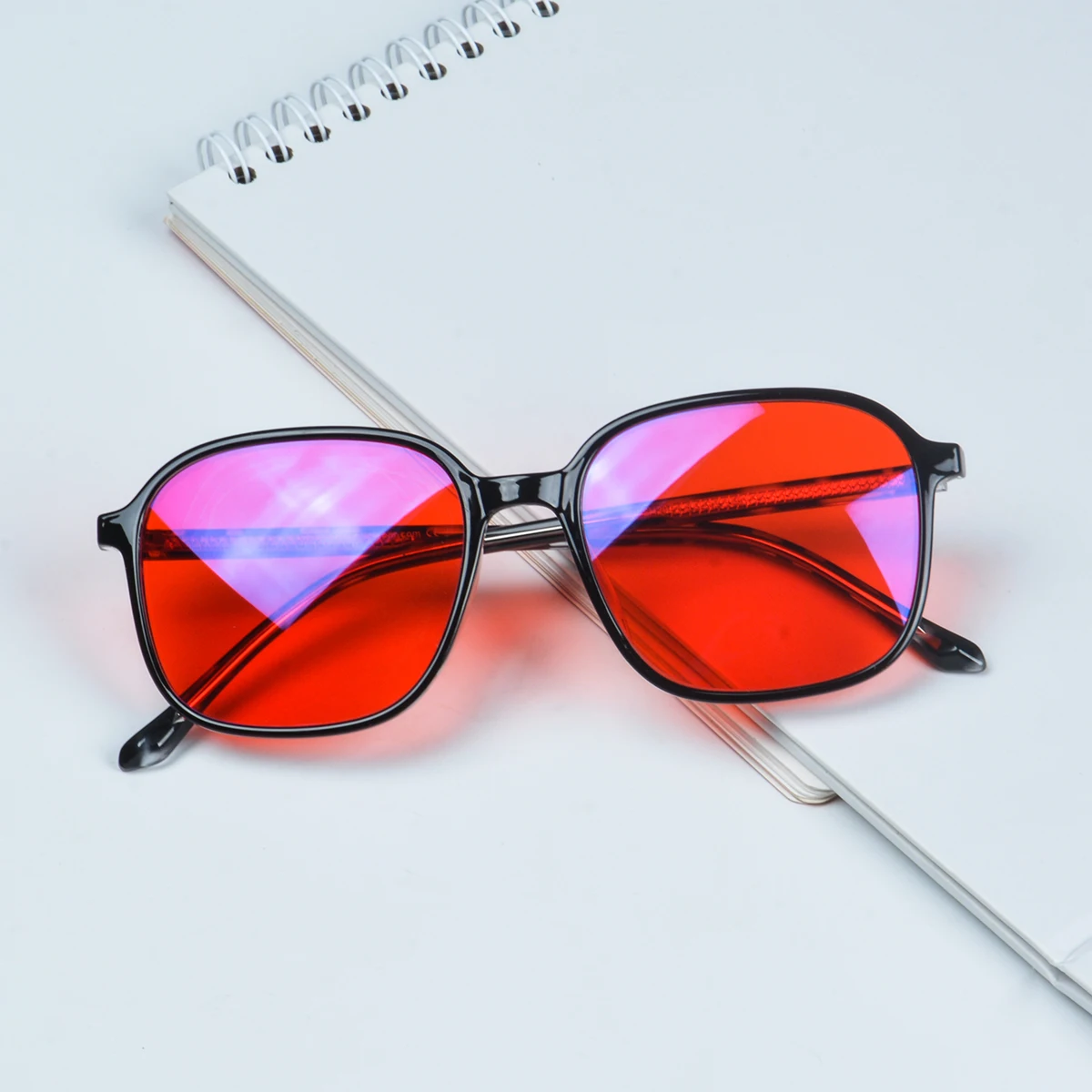 SHINU ブルーライトフィルターメガネ 赤色レンズ付き 睡 - Gaming Glasses Tinted のレビューと価格